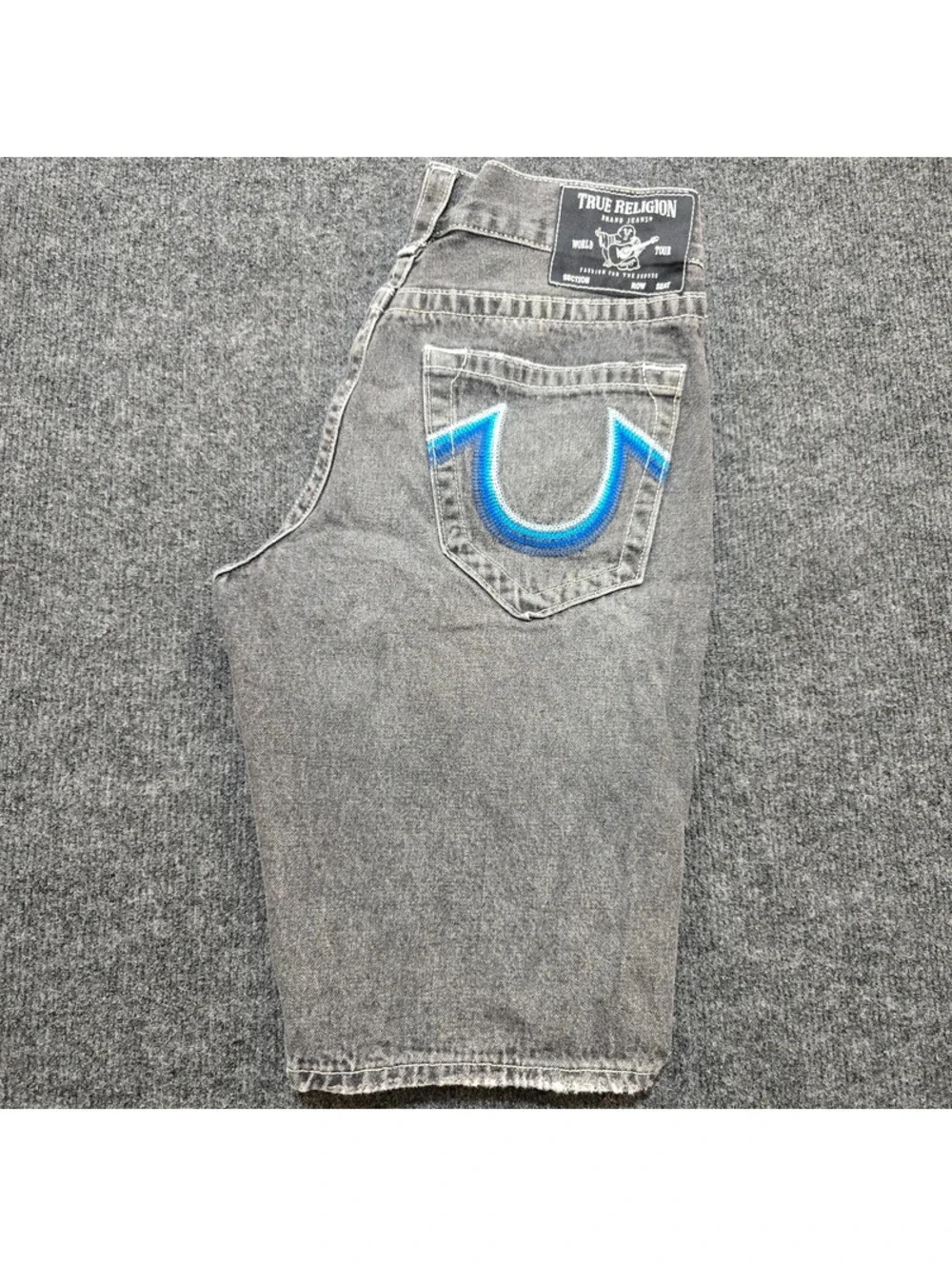 True Religion Ricky Relaxed Straight Shorts Men’s 31 Gray Zigzag Horseshoe